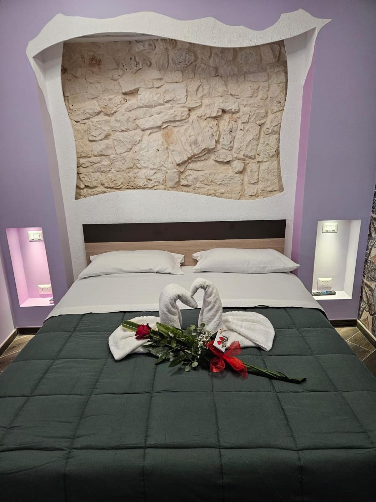 Luxuite Spa Con Piscina E Jacuzzi Villa Alberobello Esterno foto