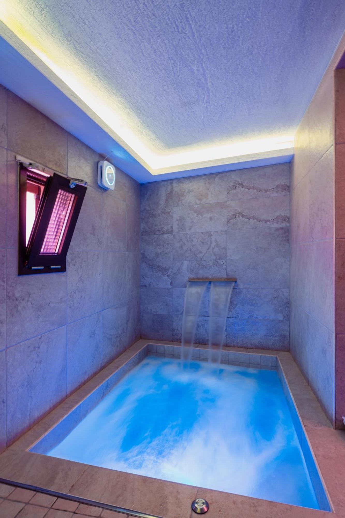 Luxuite Spa Con Piscina E Jacuzzi Villa Alberobello Esterno foto