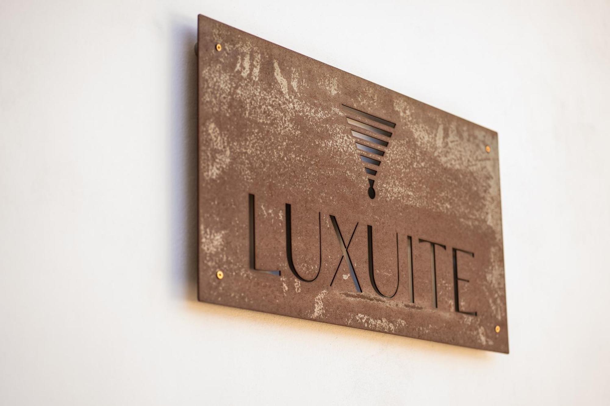 Luxuite Spa Con Piscina E Jacuzzi Villa Alberobello Esterno foto